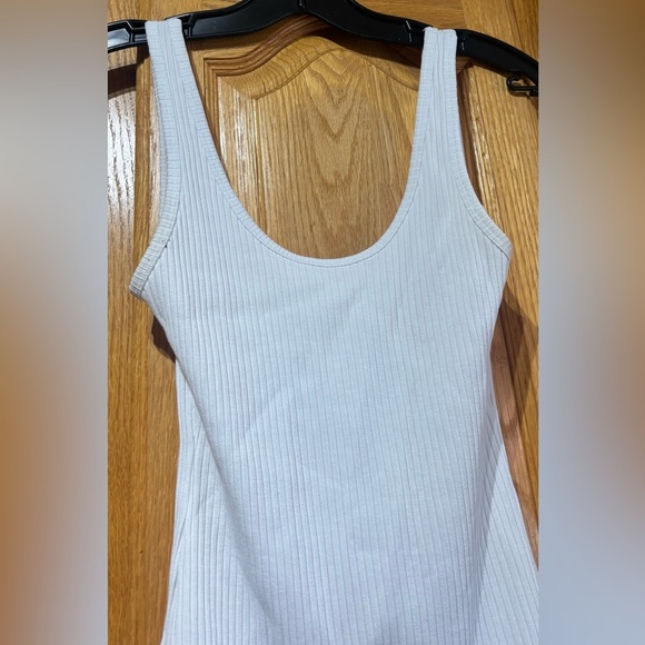 Aritizia Wilfred Free White Ribbed Bodysuit Small EUC - Picture 3 of 9